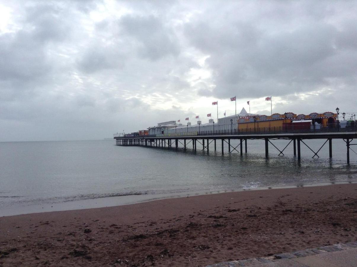 Barbie House ,Opposite The Beach & Paignton Pier , 2 Bedroom Apartment With Private Car Space & Garden , Free Access Next Door To The Stunning Ballet & Make Up School & A Beautiful Ladys Beauty Salon (Adults Only) Εξωτερικό φωτογραφία