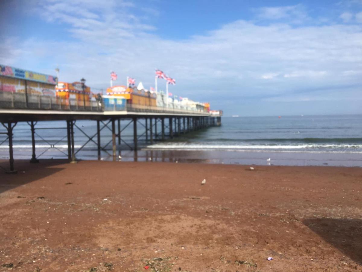 Barbie House ,Opposite The Beach & Paignton Pier , 2 Bedroom Apartment With Private Car Space & Garden , Free Access Next Door To The Stunning Ballet & Make Up School & A Beautiful Ladys Beauty Salon (Adults Only) Εξωτερικό φωτογραφία