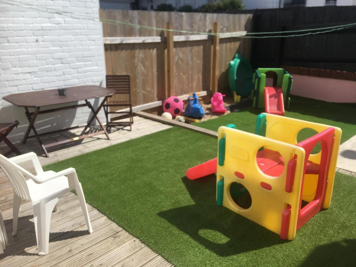 Barbie House ,Opposite The Beach & Paignton Pier , 2 Bedroom Apartment With Private Car Space & Garden , Free Access Next Door To The Stunning Ballet & Make Up School & A Beautiful Ladys Beauty Salon (Adults Only) Εξωτερικό φωτογραφία